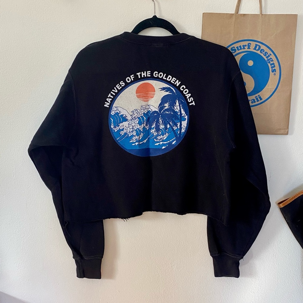 Brandy Melville natives of the golden coast cropped sweatshirt